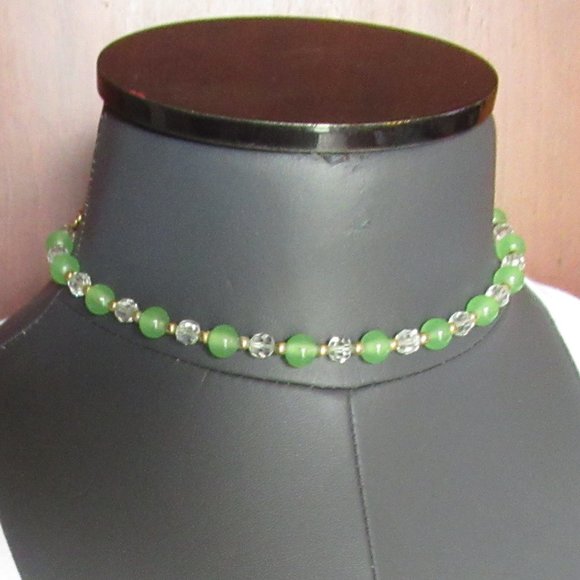 Green Beaded Necklace - Picture 1 of 7